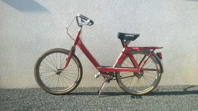 solex entier sans moteur.jpg (842.3 Kio) Vu 19058 fois solex entier sans moteur.jpg