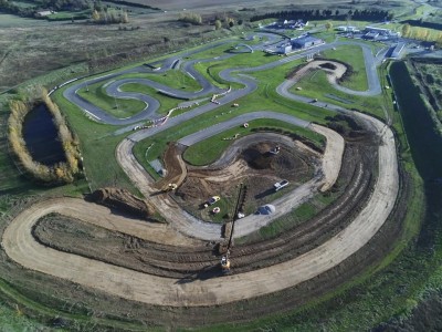 L-agrandissement-du-circuit-de-Muret-pres-de-Toulouse-est-en-cours-2.jpg (161.78 Kio) Vu 11812 fois L-agrandissement-du-circuit-de-Muret-pres-de-Toulouse-est-en-cours-2.jpg