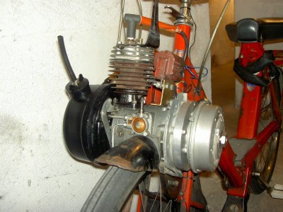 Solex 3800 rouge luxe moteur OA.JPG (215.57 Kio) Vu 8017 fois Solex 3800 rouge luxe moteur OA.JPG